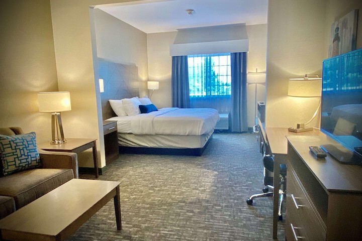Room 4 of 16