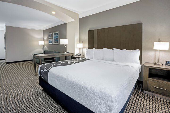 La Quinta Inn & Suites by Wyndham Conroe