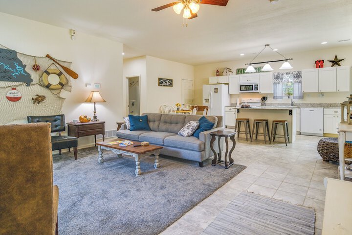 Charming Gravois Mills Escape w / Private Backyard!
