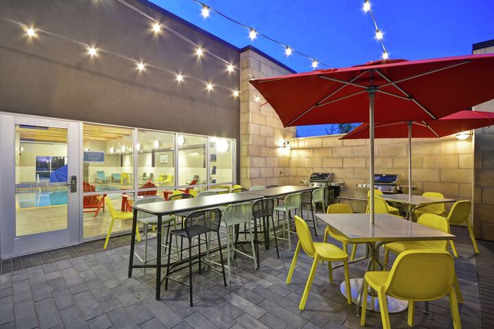 Terrace/Patio 38 of 40