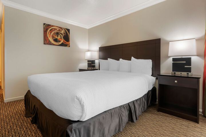 Best Western Colonial Inn