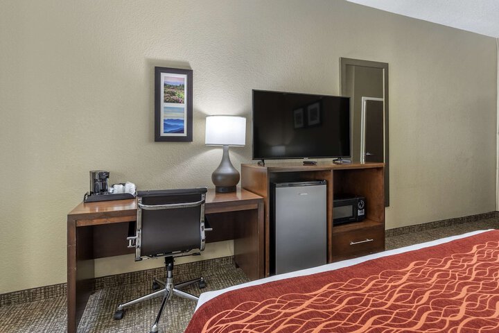 Room 17 of 28