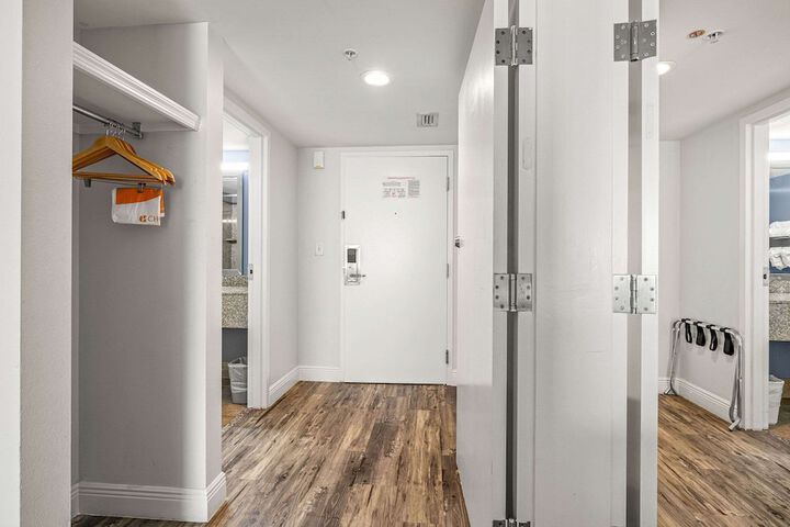Room 32 of 42