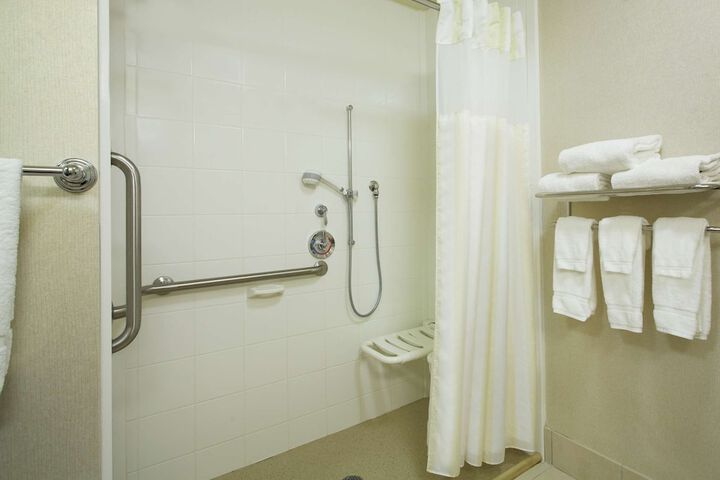 Room 16 of 37