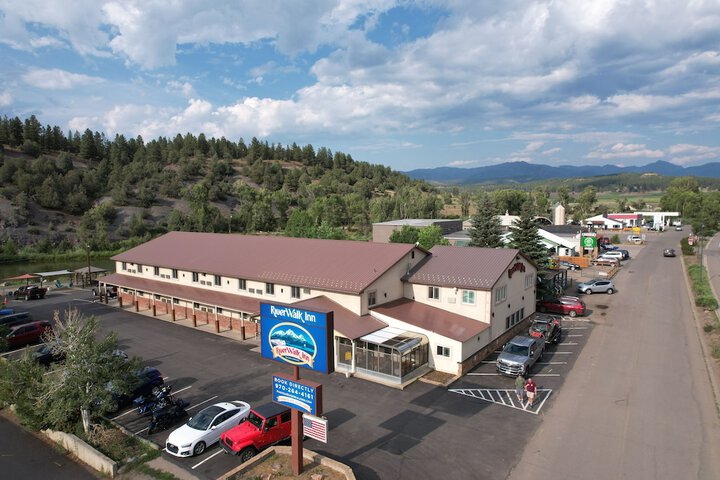 RiverWalk Inn