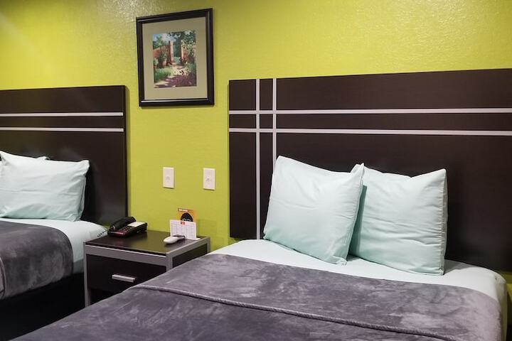 Room 30 of 47