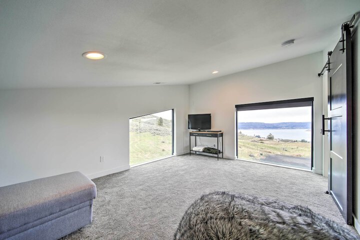 Modern Davenport Home w / Water View & Grill!