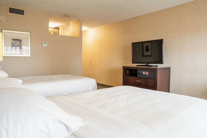 Room 35 of 47