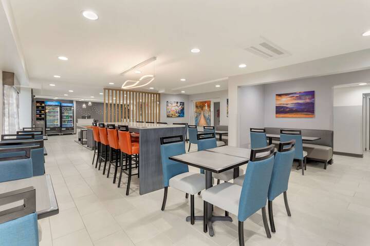 Best Western Plus Cleveland Inn & Suites