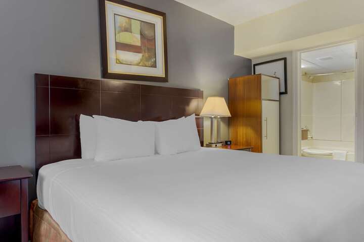 Room 26 of 60