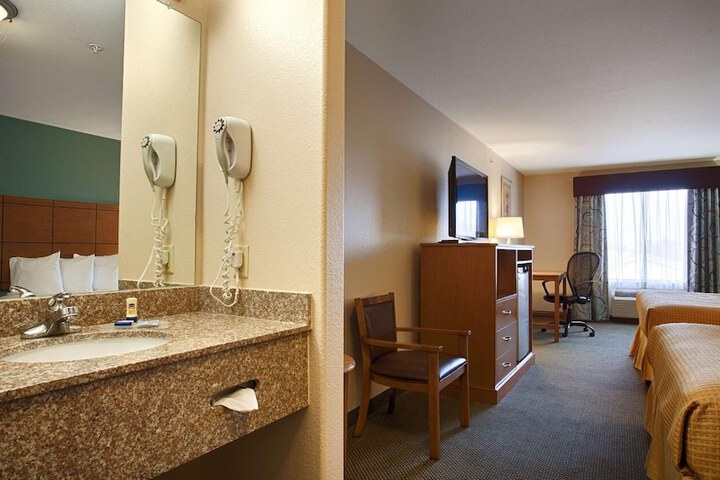 Room 22 of 35