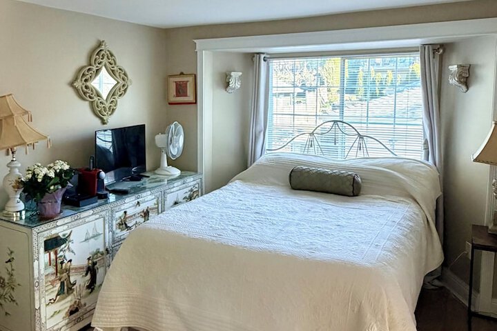Ocean Breeze B & B