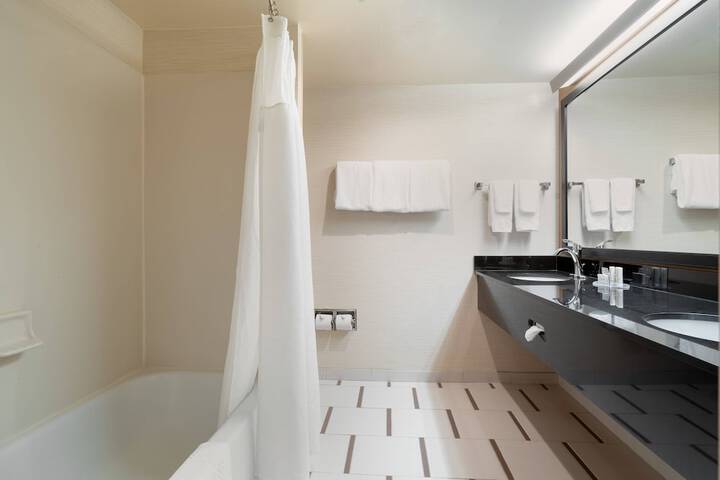Room 8 of 23