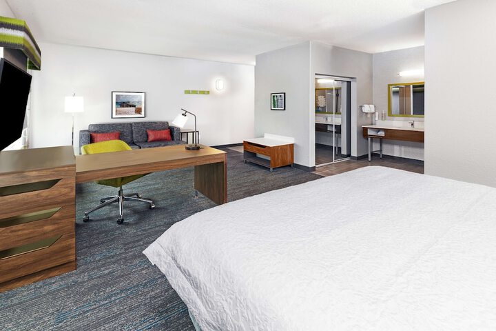 Room 16 of 26
