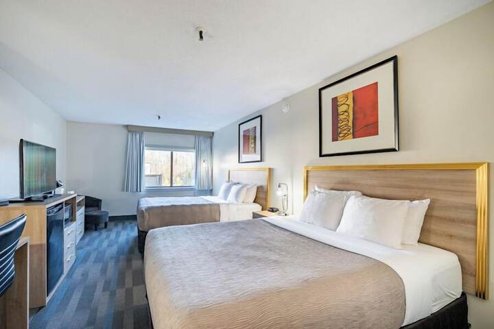 Room 32 of 46