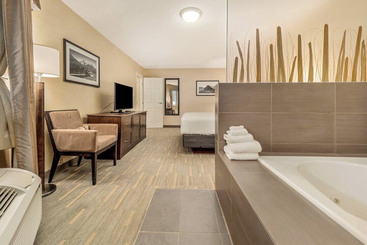 Room 141 of 200