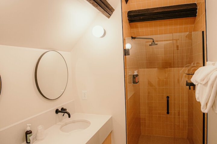 Room 119 of 195