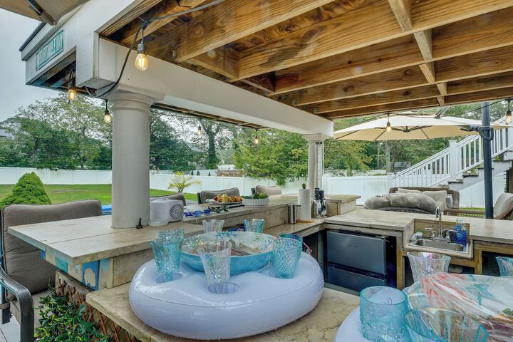 dreams of Paradise Luxury Home w / Pool!