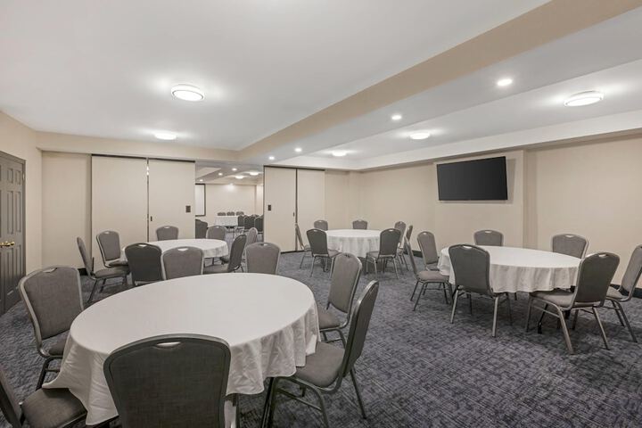 Quality Inn and Suites Oakville-Mississauga