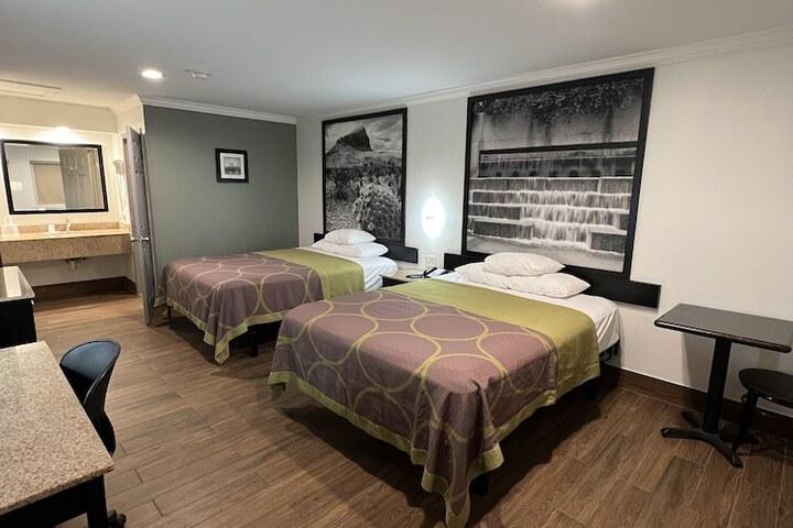 Room 37 of 54