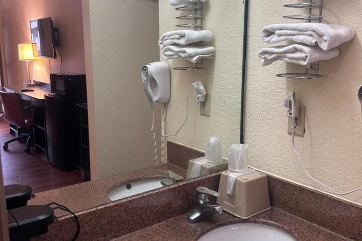 Americas Best Value Inn Dayton