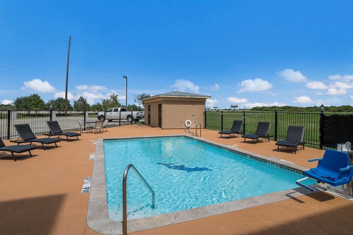 Pool 11 of 59