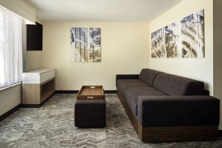 Room 17 of 39