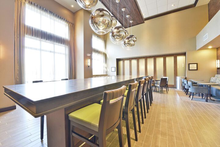 Hampton Inn & Suites Greensboro / Coliseum Area