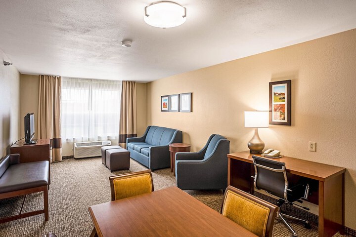 Room 13 of 33