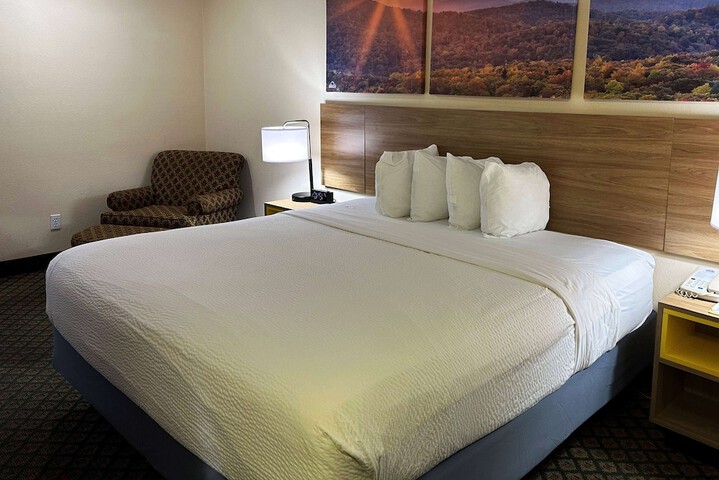 Days Inn & Suites by Wyndham Eunice