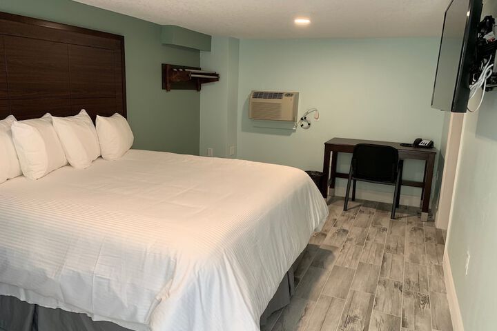 Room 30 of 43