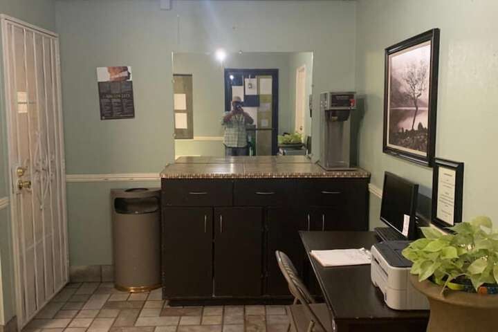 Palms Inn & Suites