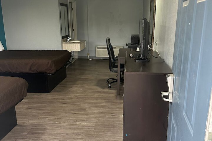Room 16 of 23
