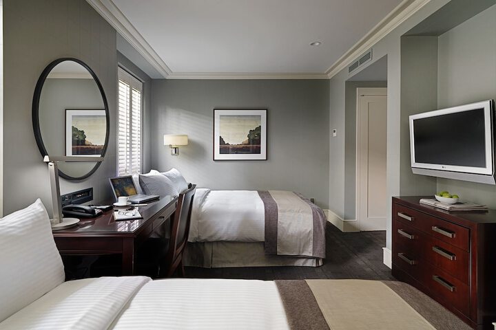 Room 27 of 42