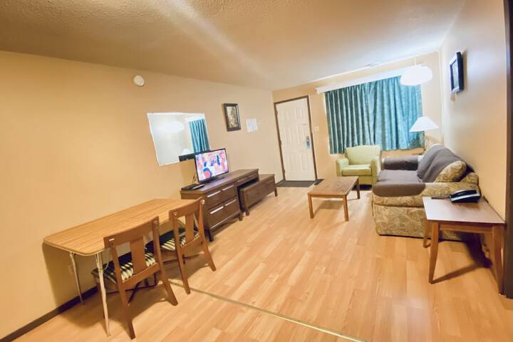 Room 9 of 12