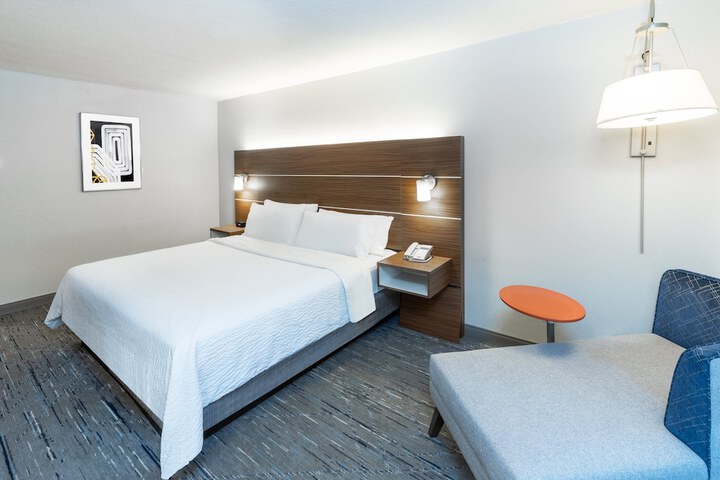 Room 19 of 41