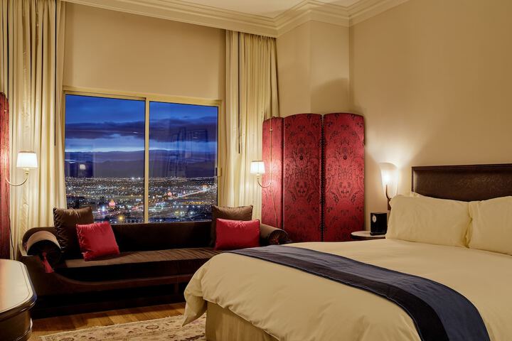 Room 32 of 71