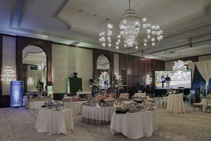 Ballroom/Hall 93 of 102