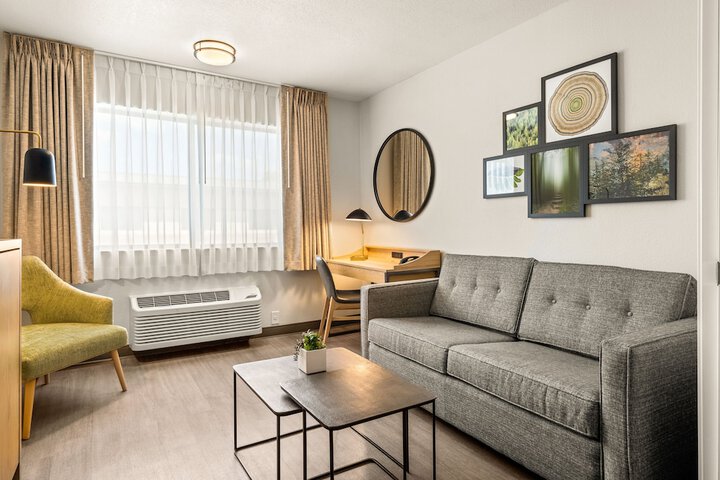 Room 37 of 60