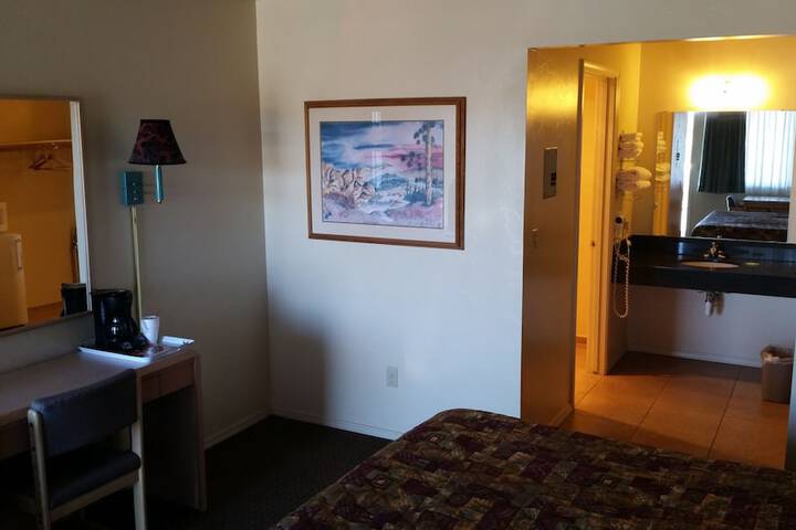 Room 10 of 15