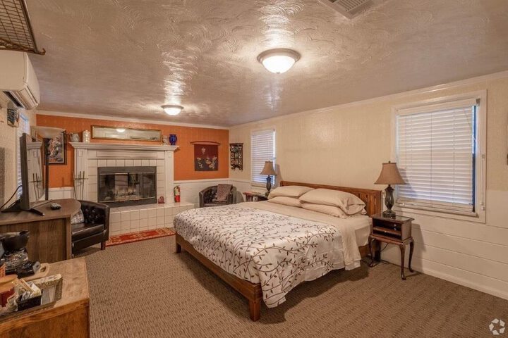 Room 49 of 256