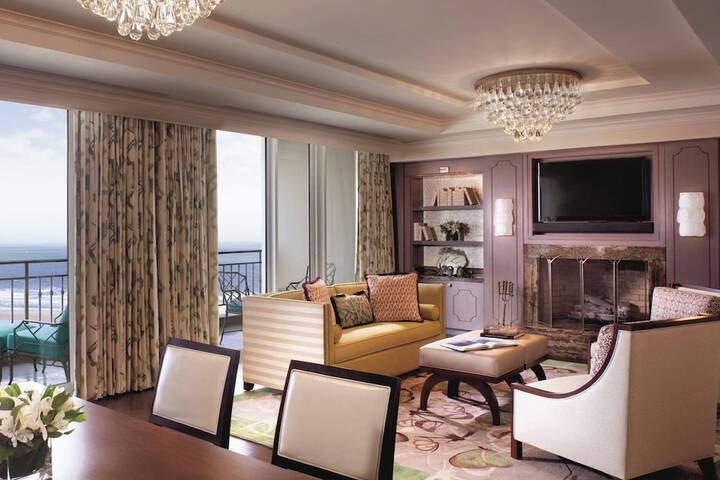 Room 43 of 82