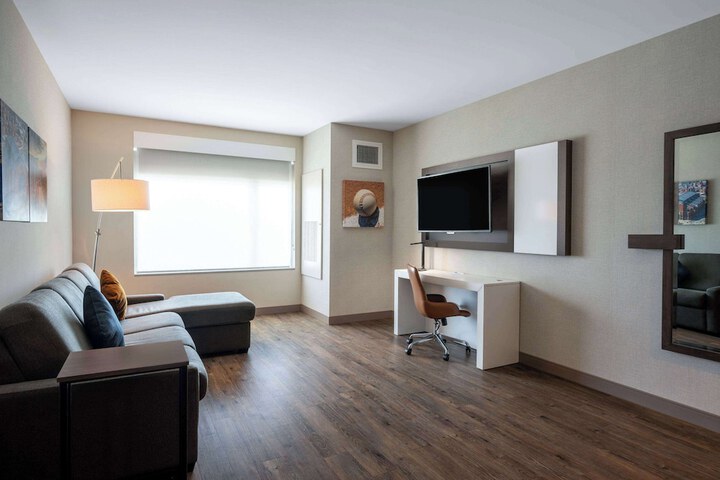 Room 11 of 34