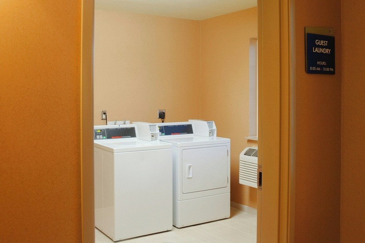 Cobblestone Inn & Suites - Winterset IA