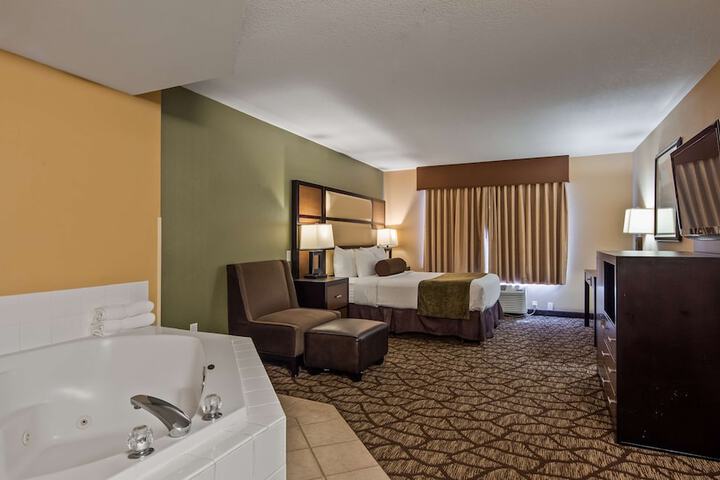 Room 8 of 23
