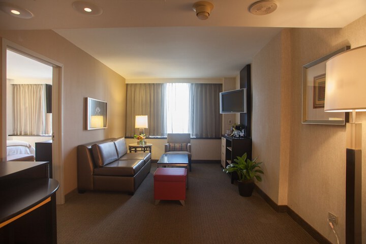 Room 15 of 33