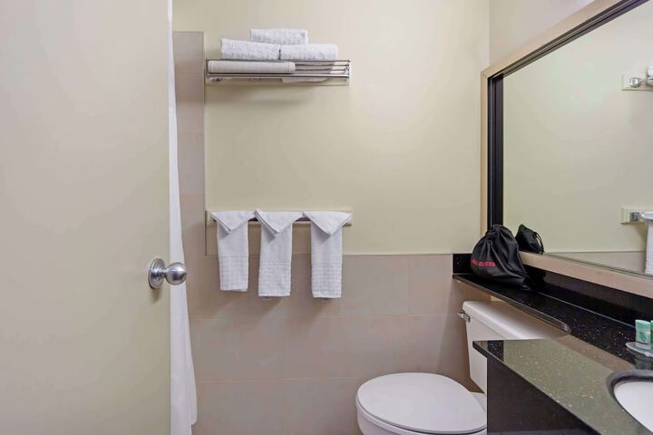 Room 9 of 39