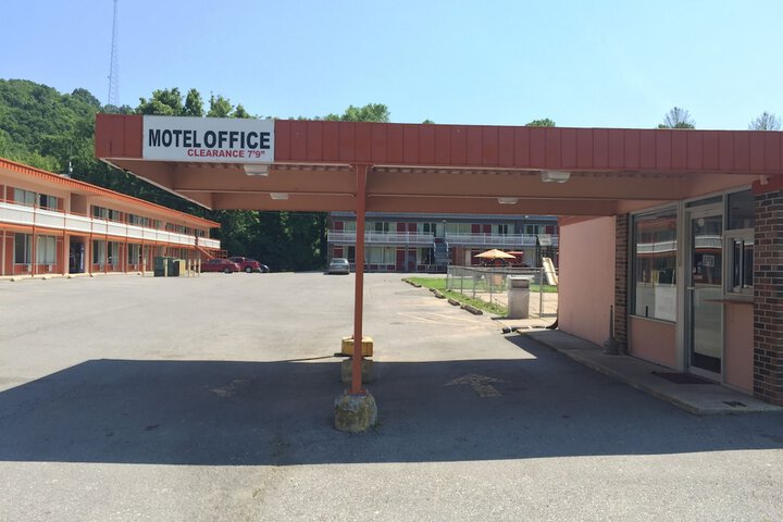 Daniel Boone Motor Inn