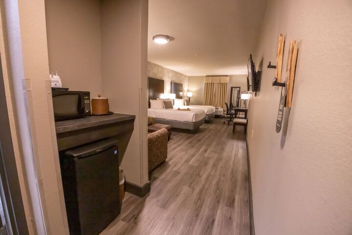 Room 80 of 98