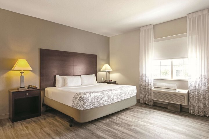 La Quinta Inn & Suites by Wyndham McKinney